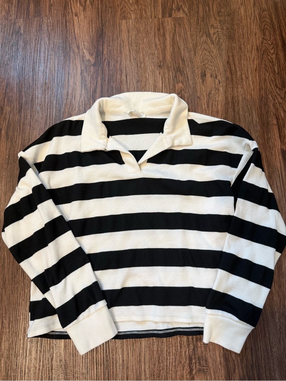 Black and White Striped Collared Pullover - Picture 3 of 3